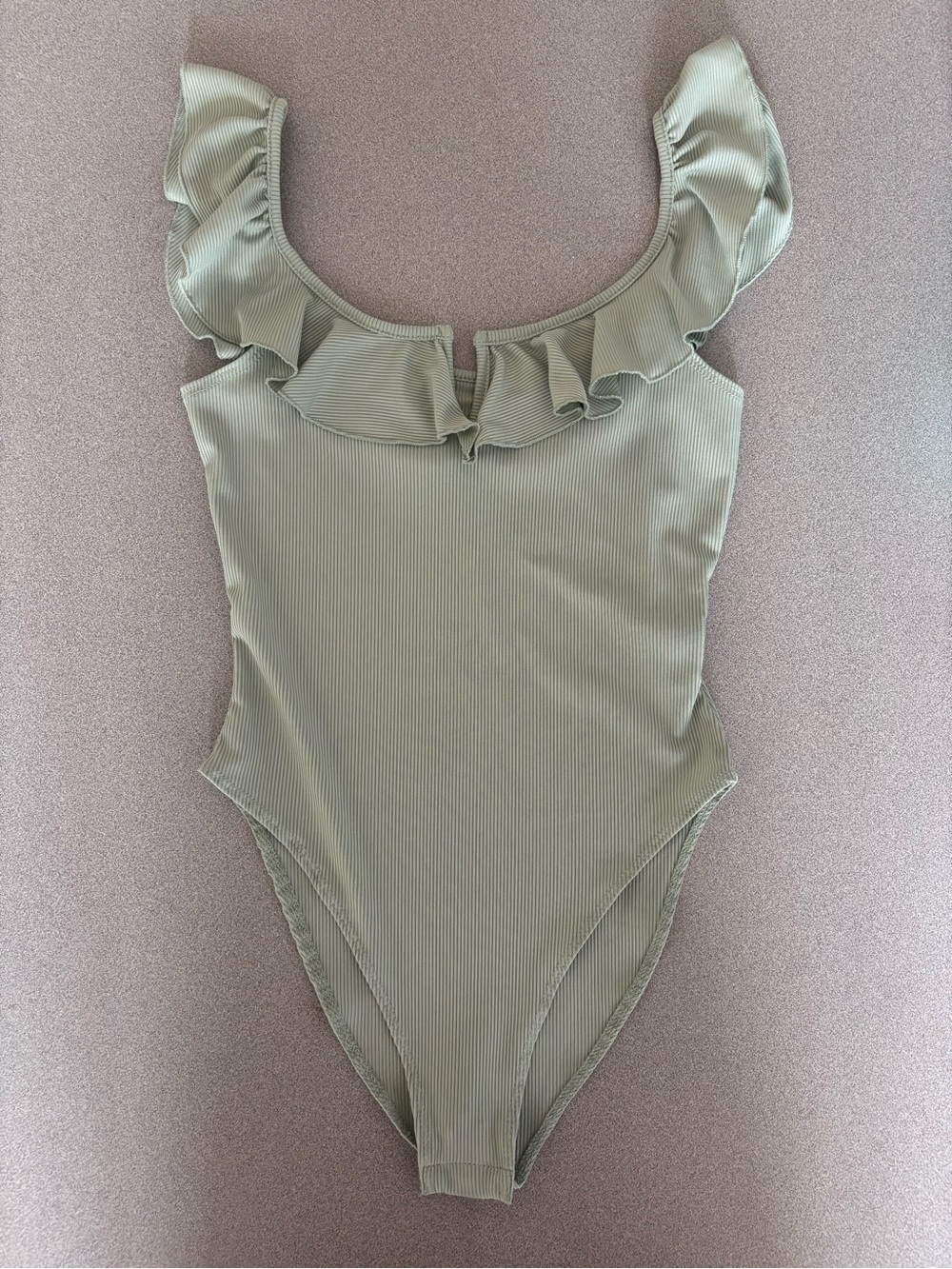 Sage Green Ribbed Ruffle Bodysuit- size 6
Medium